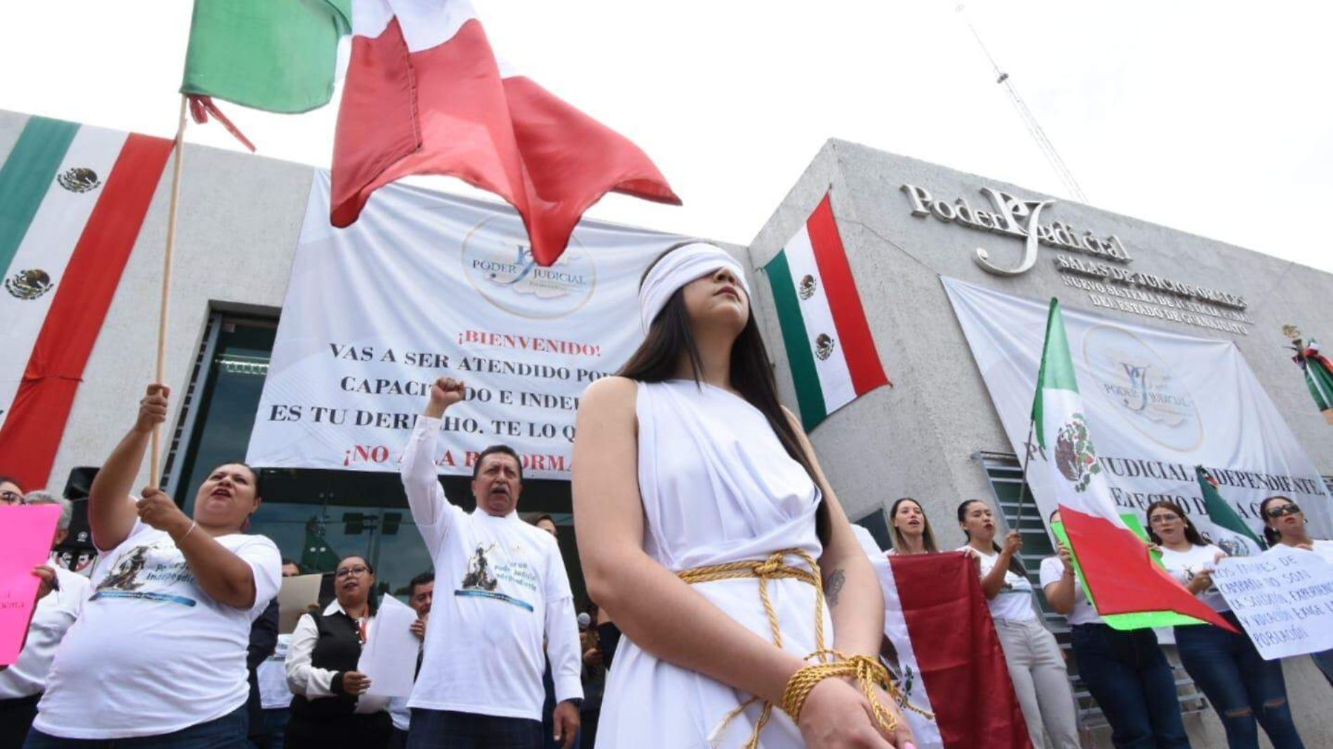 Justicia penal en riesgo; se manifiestan en juzgados penales de Irapuato  (2)